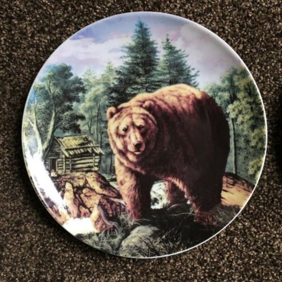 Set of 2 Brown Bear and Moose Collector Plates Rustic Lodge Cabin Nature 8.25" - Picture 2 of 4